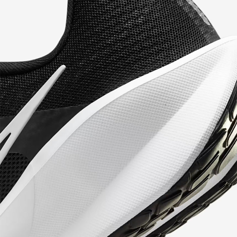 NIKE Mens Downshifter 13 Running Shoes